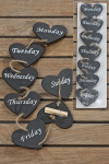 Hänger, Girlande Memotafel, 7 Herze beschriftet mit den Wochentagen Monday-Sunday, Länge ca. 85 cm 