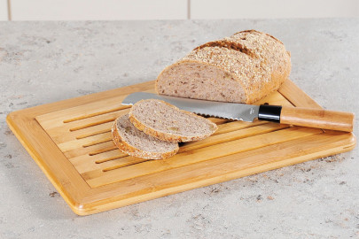 Kesper Brot-Schneidebrett, Küchenbrett, Schneidbrett, aus FSC®-Bambus, Maße: ca. 420 x 280 x 20 mm Anzahl: 1 Stück